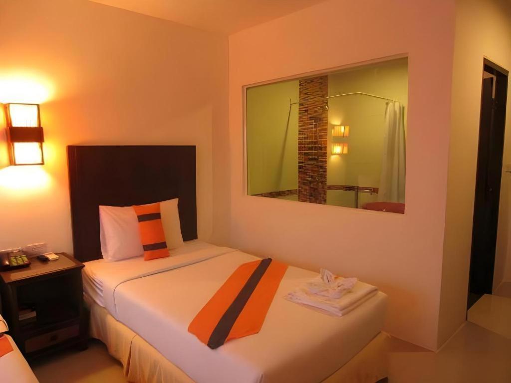 Patong Station House Hotel Ngoại thất bức ảnh