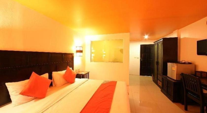 Patong Station House Hotel Ngoại thất bức ảnh
