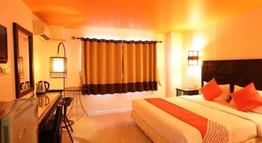 Patong Station House Hotel Ngoại thất bức ảnh