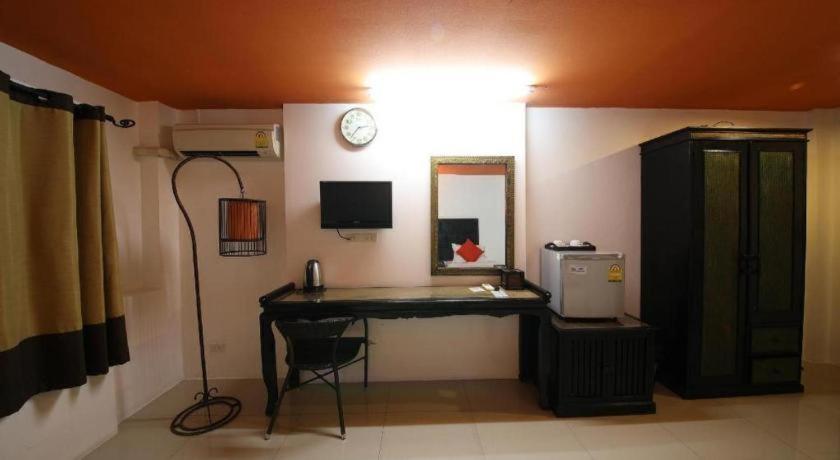 Patong Station House Hotel Ngoại thất bức ảnh
