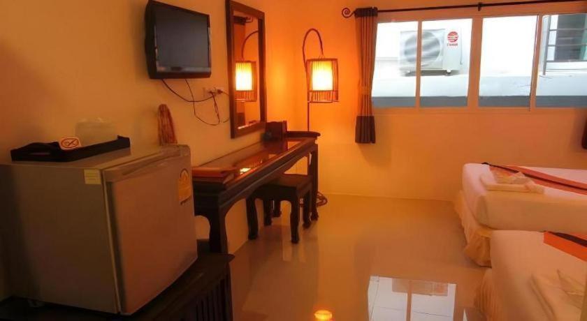Patong Station House Hotel Ngoại thất bức ảnh